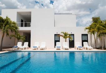 Hotel & Suites Yuca Ville has Smoking/Balcony rooms