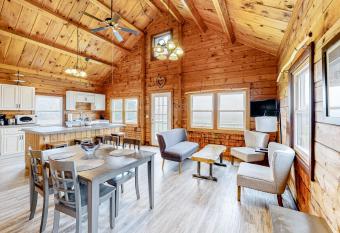 Modern Log Chalet - Upper Level has Balcony rooms