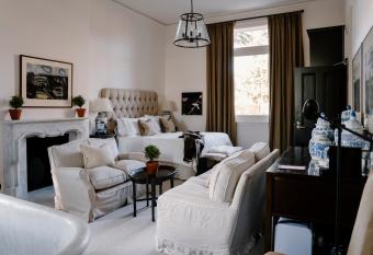 (null) allows 18 year olds to book a room