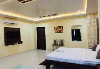 HOTEL HERITAGE has Balcony rooms