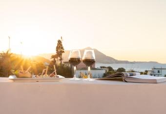 la torre boutique rooms allows 18 year olds to book a room