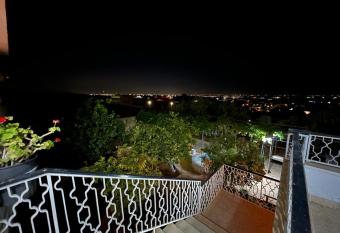 Ma in heights has Balcony rooms