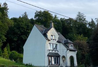 Villa du Rond du Roi allows 18 year olds to book a room