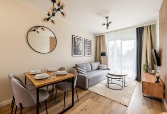 Apartament Przy Pla  y- S  oneczny by Per  owa Przysta   Rent has Balcony rooms