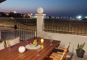 Seaview Apartment has Balcony rooms