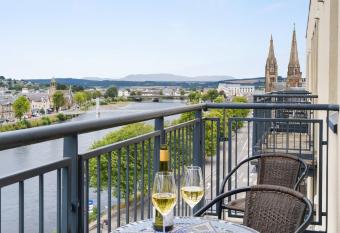 By the Bridge by Toppo has Balcony rooms