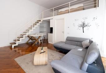 Loft2 via morosini centro Varese - Ixihome allows 18 year olds to book a room