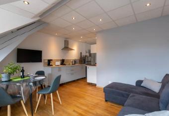 Logement haut de gamme N  5 N  ris-les-Bains allows 18 year olds to book a room