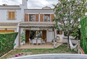 Villa la Barrufa has Balcony rooms
