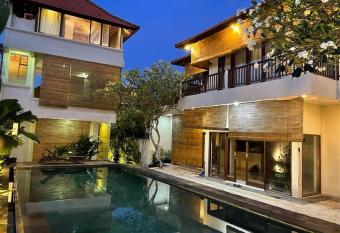 Entire Private & Cosy Villa in Jimbaran, Bali allows 18 year olds to book a room
