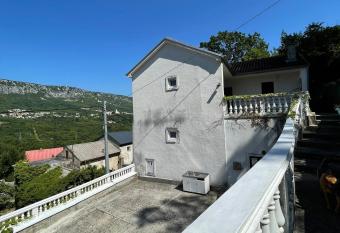 Casa Hedera has Balcony rooms