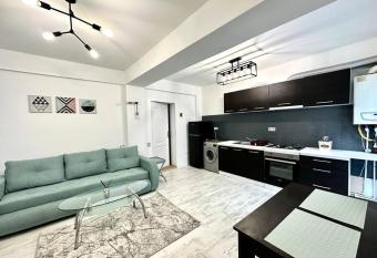 Lapsus-cozy and chill has rooms with a private hot tub