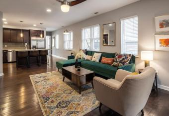 Two Comfy Condos Near City Center Otr Uc Zoo allows 18 year olds to book a room