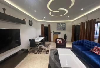 B  nin House allows 18 year olds to book a room