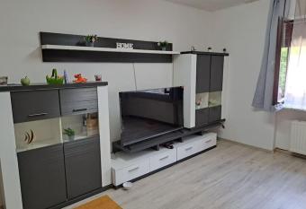 Ruhige Wohnung in ruhige Ort has Balcony rooms