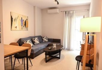 Larisa Hospitality II - St. Nicholas apartment allows 18 year olds to book a room
