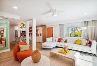 High Tide has Balcony rooms