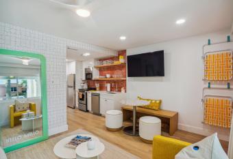 Shore Enuff has Balcony rooms