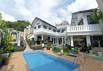 Villa Kota Bunga Malini 10 has Balcony rooms