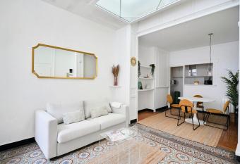 Appartement cosy au centre de Lille has Balcony rooms