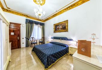 Euro Hotel Iglesias has Balcony rooms