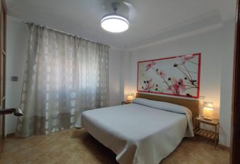 TorreJerMar Holidays has Balcony rooms