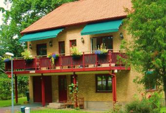 At Home Bed & Breakfast allows 18 year olds to book a room