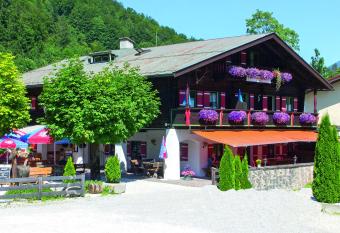 Wirtshaus und Pension Hocheck has Balcony rooms