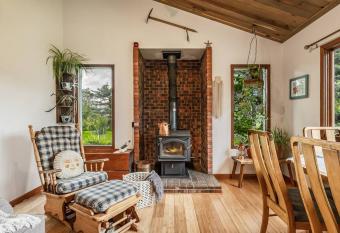 Mountain Escape: with Sauna near Yellowstone has Balcony rooms