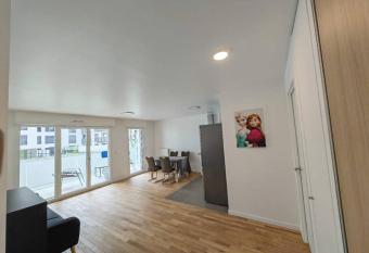 Endroit calme et neuf allows 18 year olds to book a room