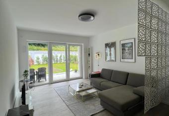 Luxuri  ses Apartment f  r 4 Personen, Neubau, Parkplatz free has Balcony rooms