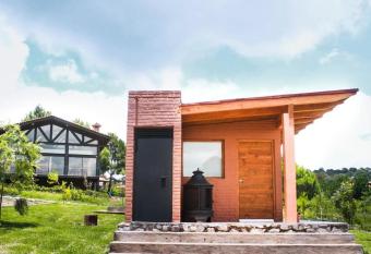 Acogedora caba  a en el bosque Tlapalpa has Balcony rooms