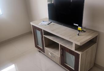 Hinjewadi ph1 -Rohan has rooms with a private hot tub