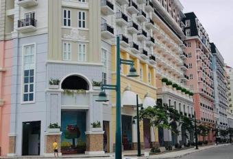 Condo in St Honore, Megaworld has Balcony rooms