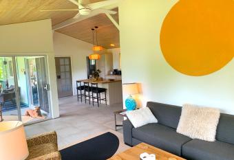 Seaside House and Aloha Bungalow has Balcony rooms