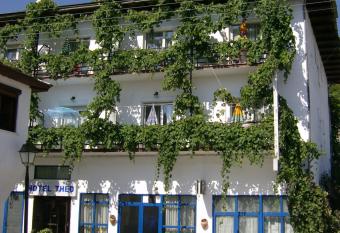 Hotel Theo has Balcony rooms