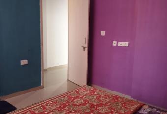 15 mins from the beach in daman has Balcony rooms