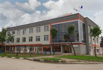 Provans famili hotel allows 18 year olds to book a room