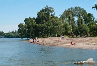 Patak apartman has Balcony rooms