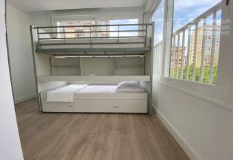 Penthous vue sur mer    Benidorm has rooms with a private hot tub