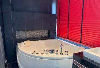 MS Absolute Bangla has rooms with a private hot tub