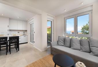 Apartments Lampone has Balcony rooms