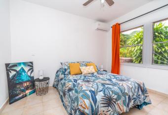 Reggae Lodge 2 Lafayette Beach in Arue has Balcony rooms