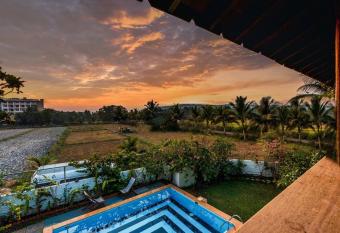 Saga De Emerald-3BHK Private Pool Villa Near Baga has Balcony rooms