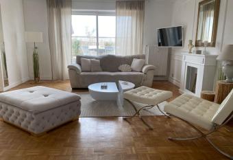 Appartement terrasse avec vue has Balcony rooms