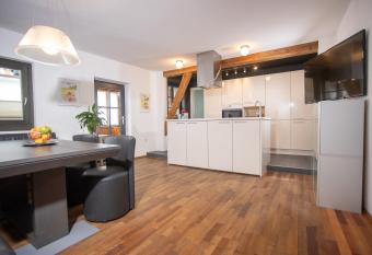 Chalet Rosenweg has Balcony rooms