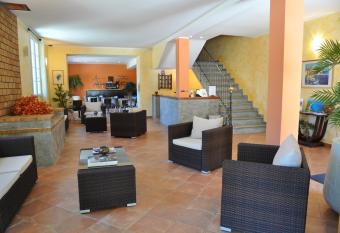 Hotel Du Vignoble allows 18 year olds to book a room