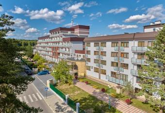 CRR KRUS  allows 18 year olds to book a room