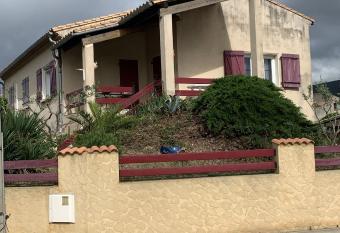 Maison familiale agr  able has Balcony rooms