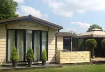 Datsja Baboeska has rooms with a private hot tub